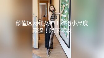 [MP4/ 444M] 你们眼中的女神正在被渣男浪干，男朋友在旁边观看拍摄，自慰、厨房到床上大干！